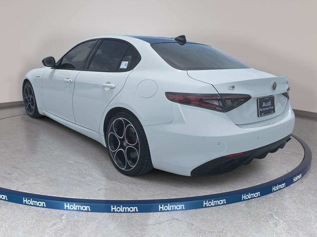 Used 2024 White Alfa Romeo Veloce image 10