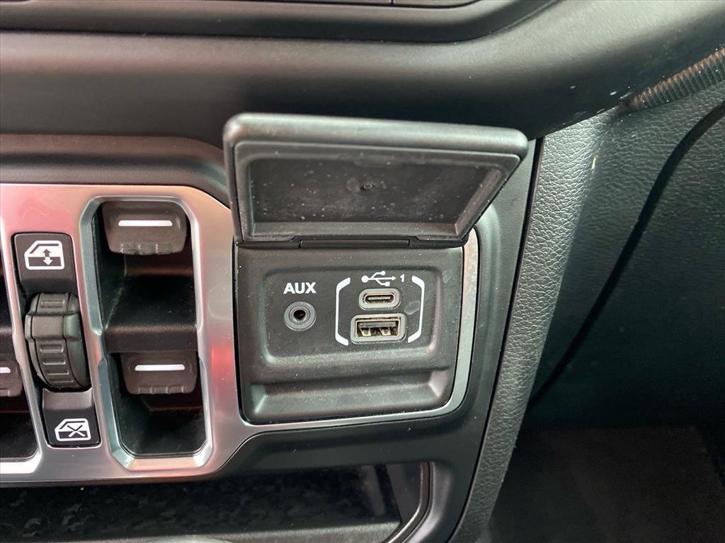 Used 2021 Hydro Blue Pearlcoat Jeep Sport S image 14
