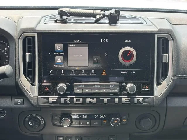 Used 2025 White Nissan Crew Cab SV 4x4 image 13