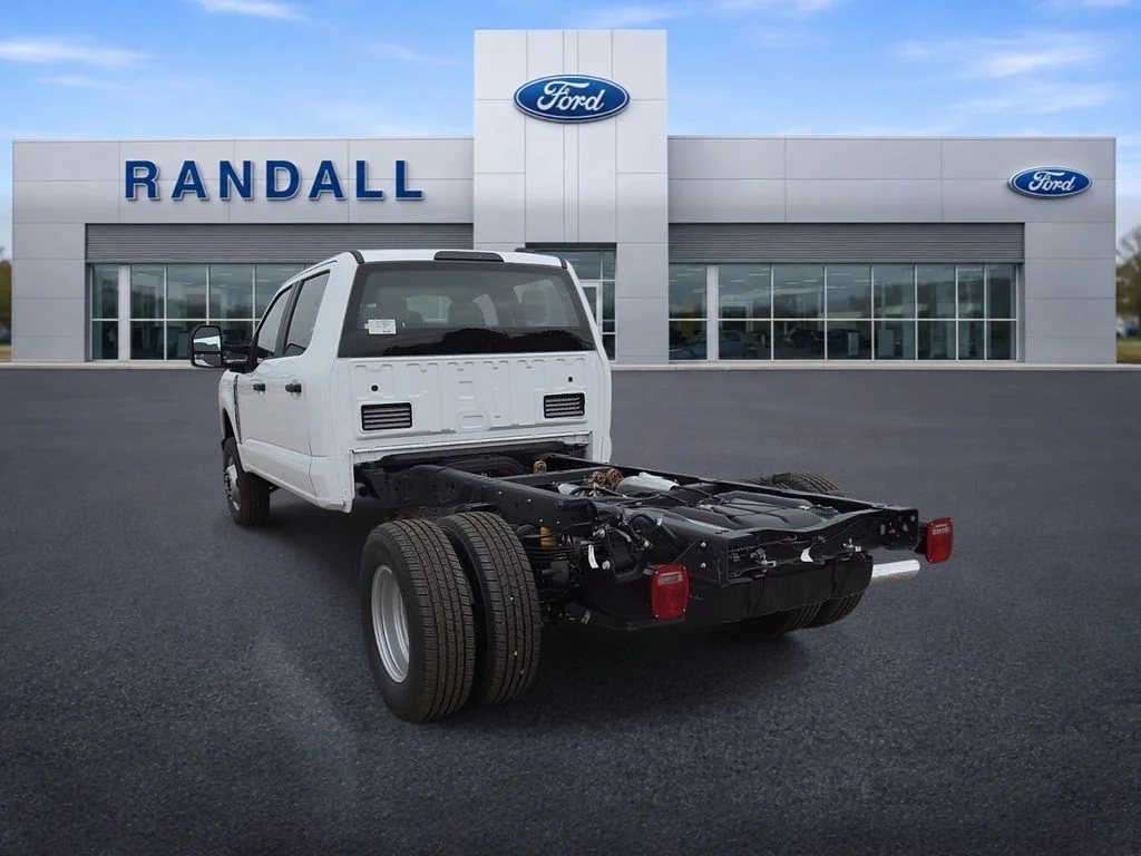 New 2026 Oxford White Ford F-350® XL image 4