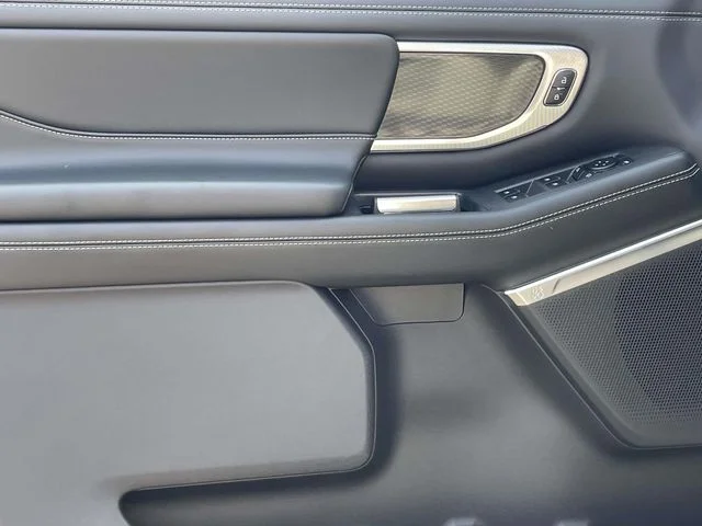 New 2027 Star White Metallic Tri-Coat Ford MAX Platinum image 17