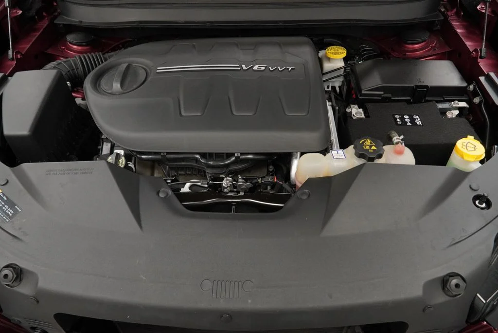 Used 2021 Red Jeep Latitude Lux image 51