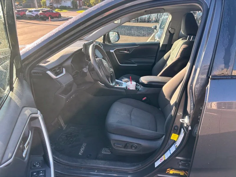 Used 2019 Gray Toyota XLE image 9