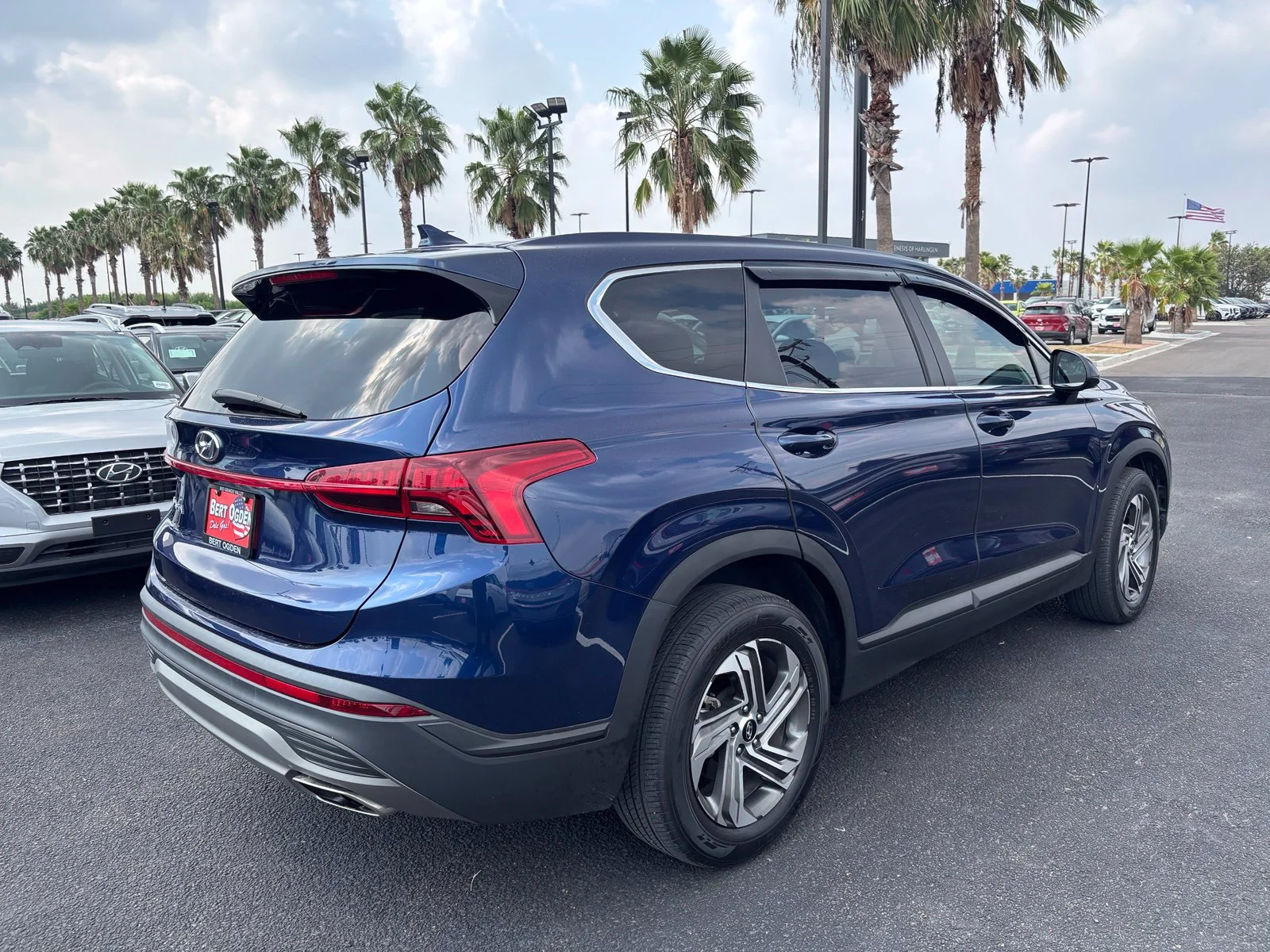 Used 2023 Blue Hyundai SE image 6