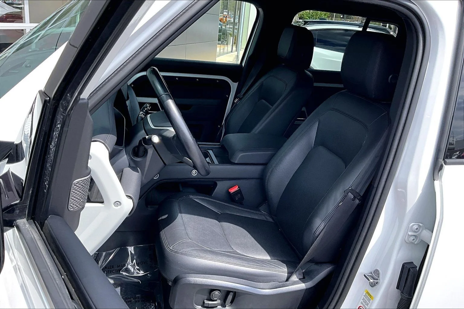 Used 2024 White Land Rover S image 25