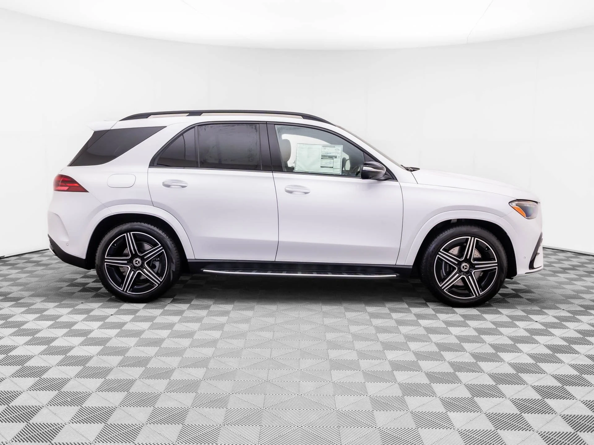 New 2026 White Mercedes-Benz GLE 580 image 6