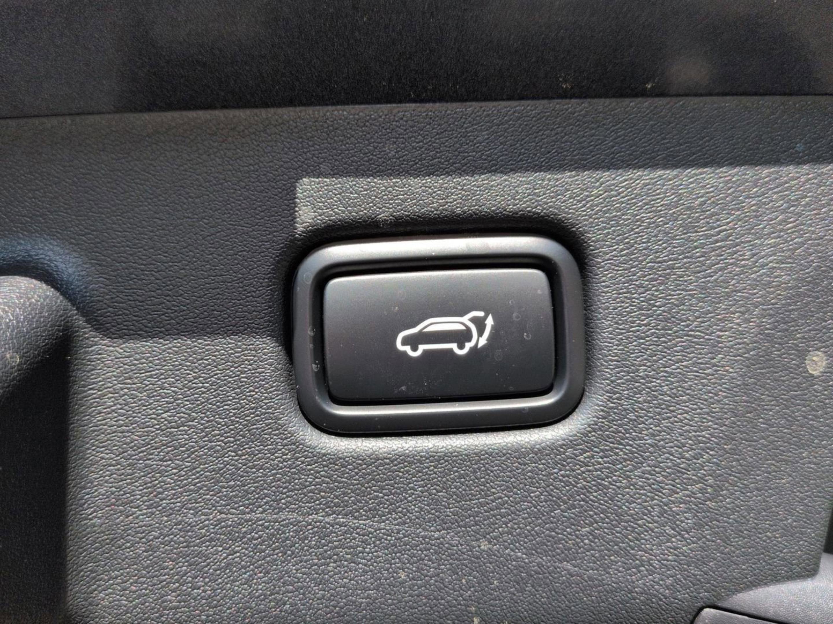 New 2026 Glacier White Pearl/Black Roof Kia GT-Line image 22