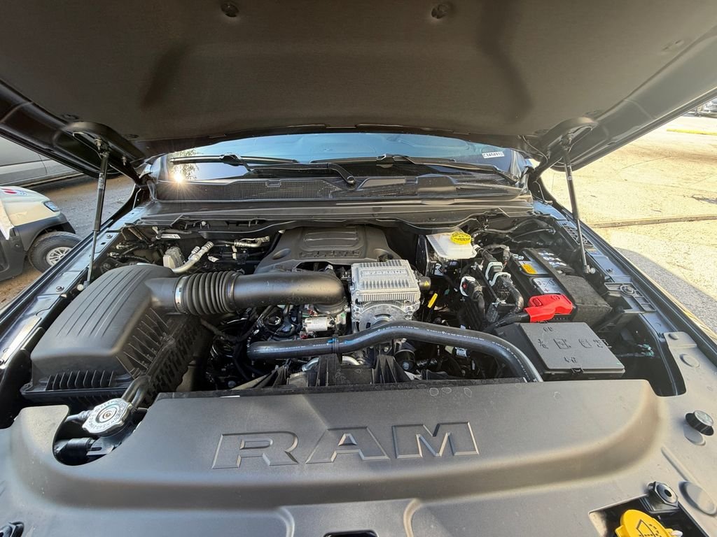 New 2026 Silver-Zynith Exterior Paint RAM Laramie image 20
