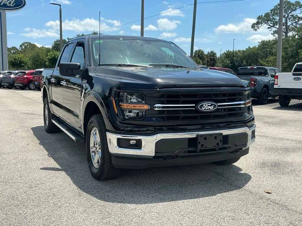 Used 2025 Black Ford XLT image 10