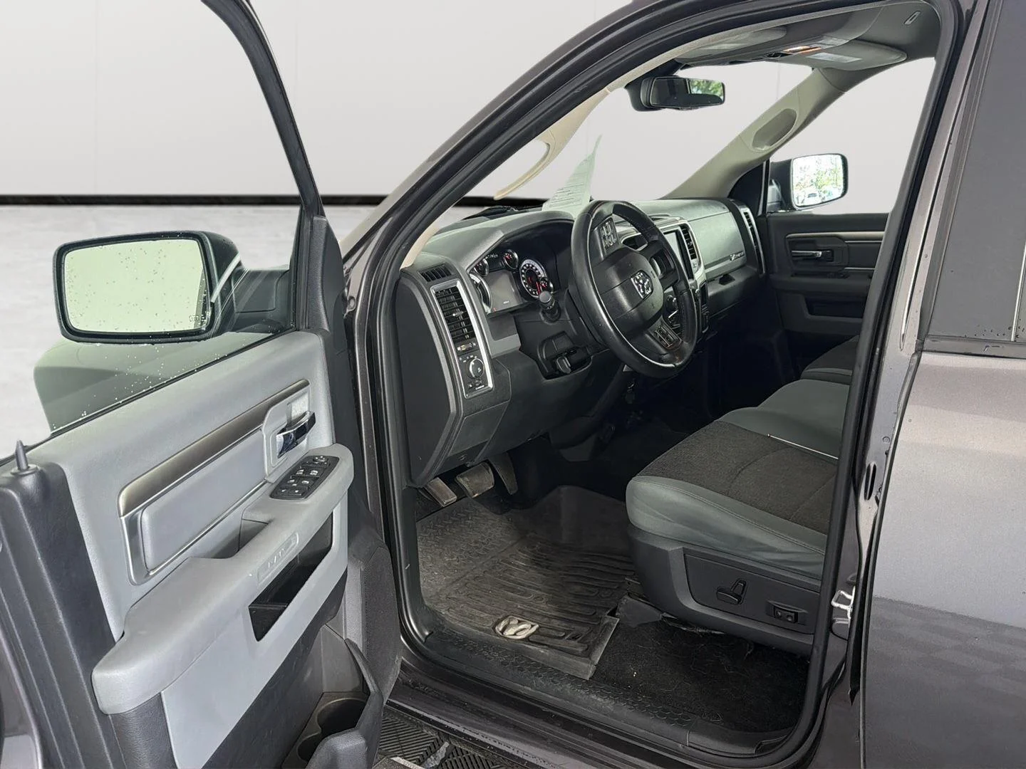 Used 2017 Granite Crystal Metallic Clearcoat Ram Big Horn image 8