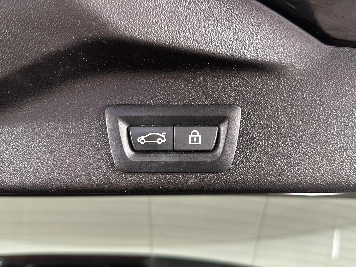Used 2021 Jet Black BMW xDrive40i image 29