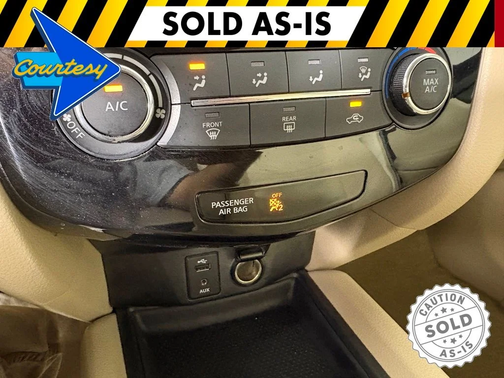 Used 2015 Red Nissan S image 30