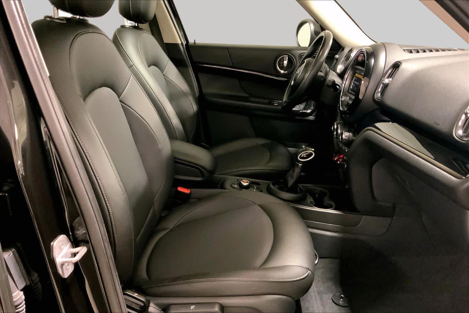 Used 2019 Midnight Black Metallic MINI Cooper image 8