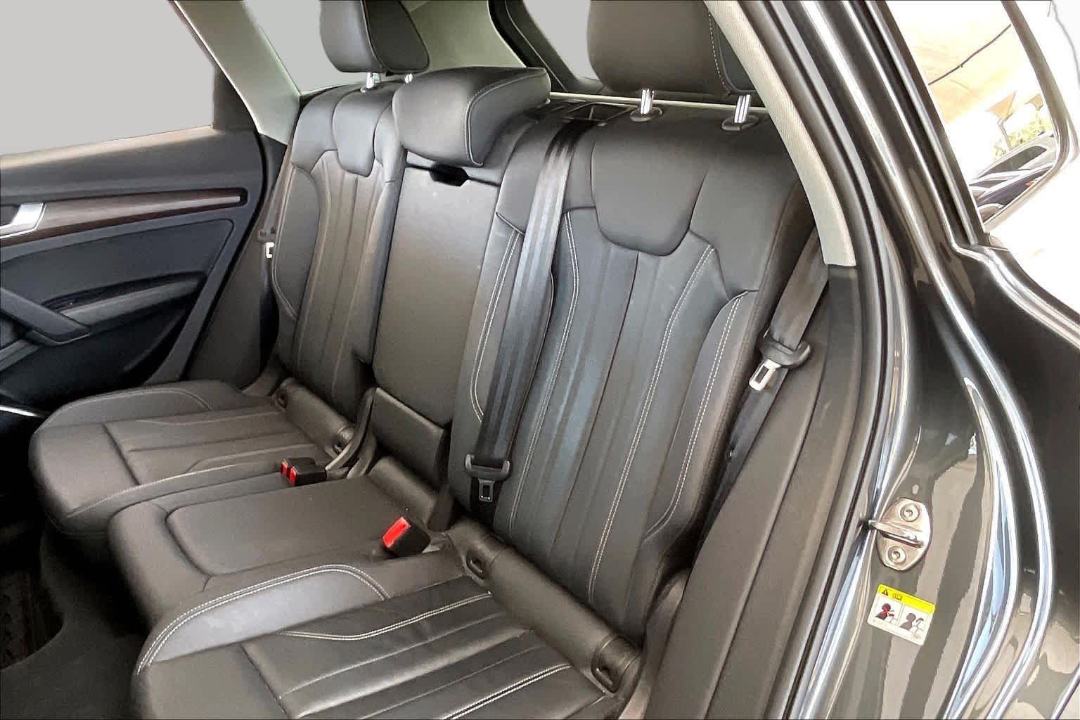 Used 2024 Daytona Gray Pearl Effect Audi S line Premium image 21
