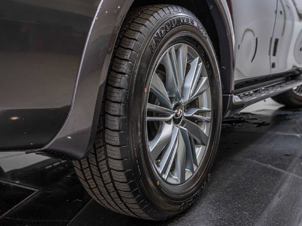 Used 2024 Anthracite Gray INFINITI LUXE image 52