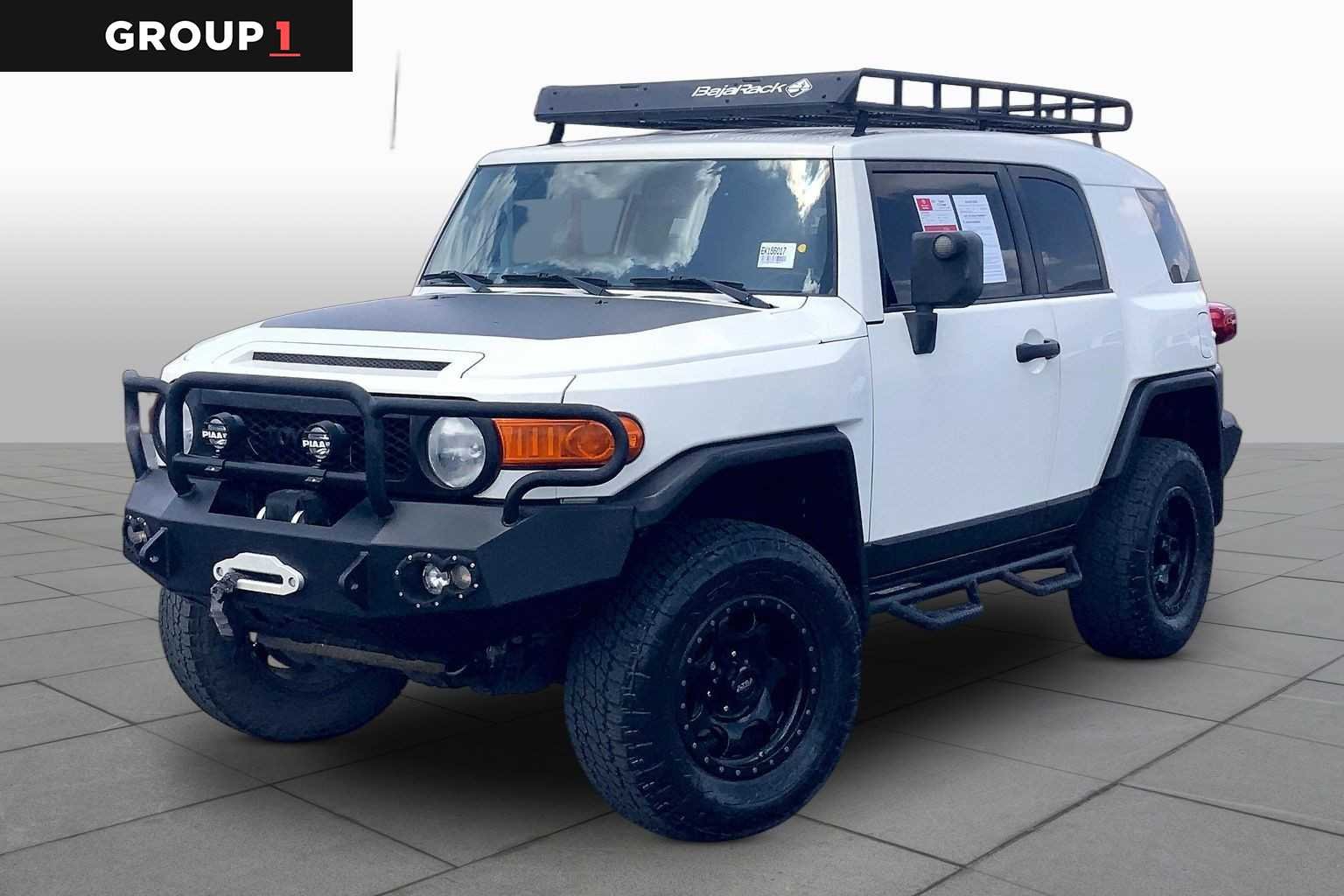 Pre-Owned 2014 Toyota FJ Cruiser