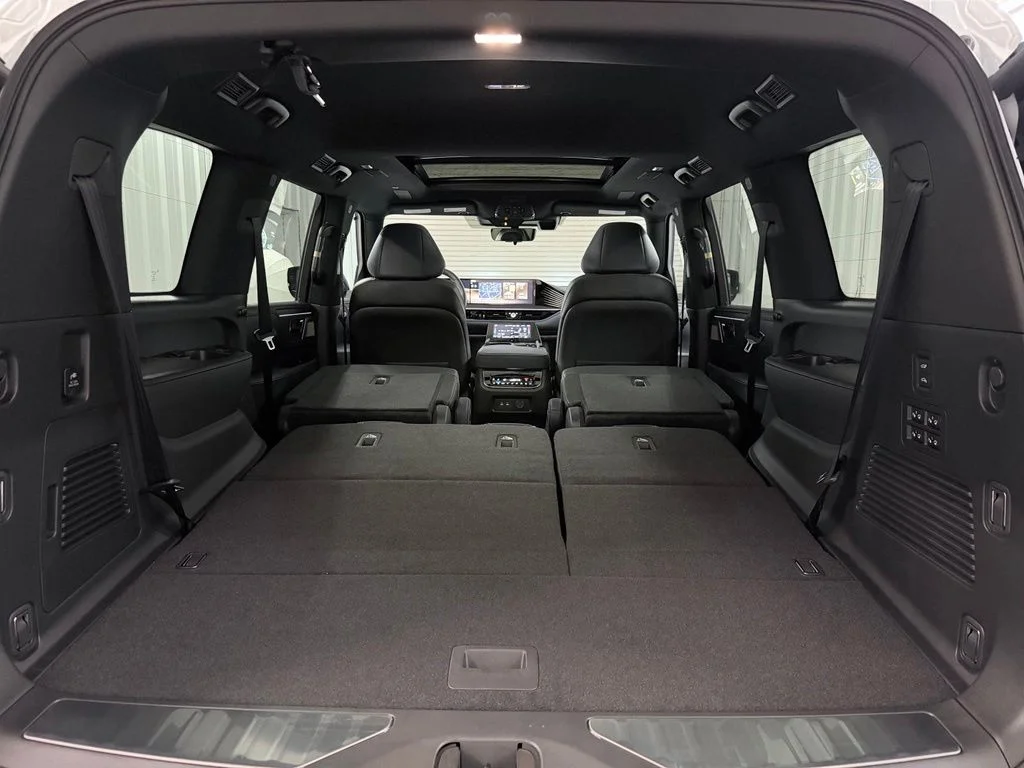 New 2027 RADIANT WHITE INFINITI Sport 4WD image 44
