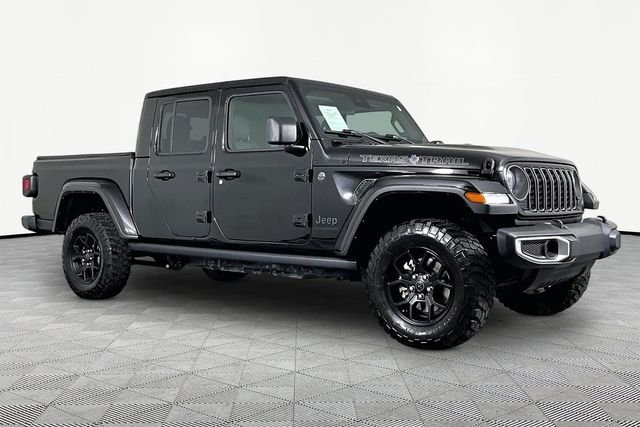 Used 2024 Black Jeep Texas Trail image 3
