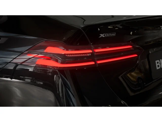 New 2027 Black BMW 550e xDrive image 8