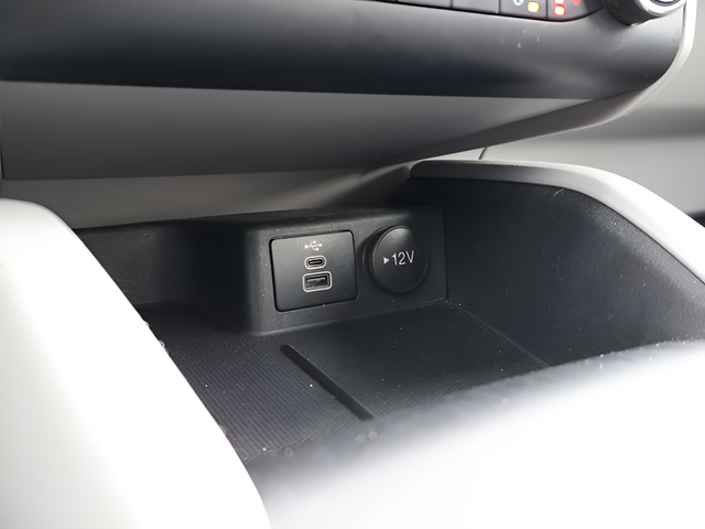 Used 2024 Red Ford Active image 27