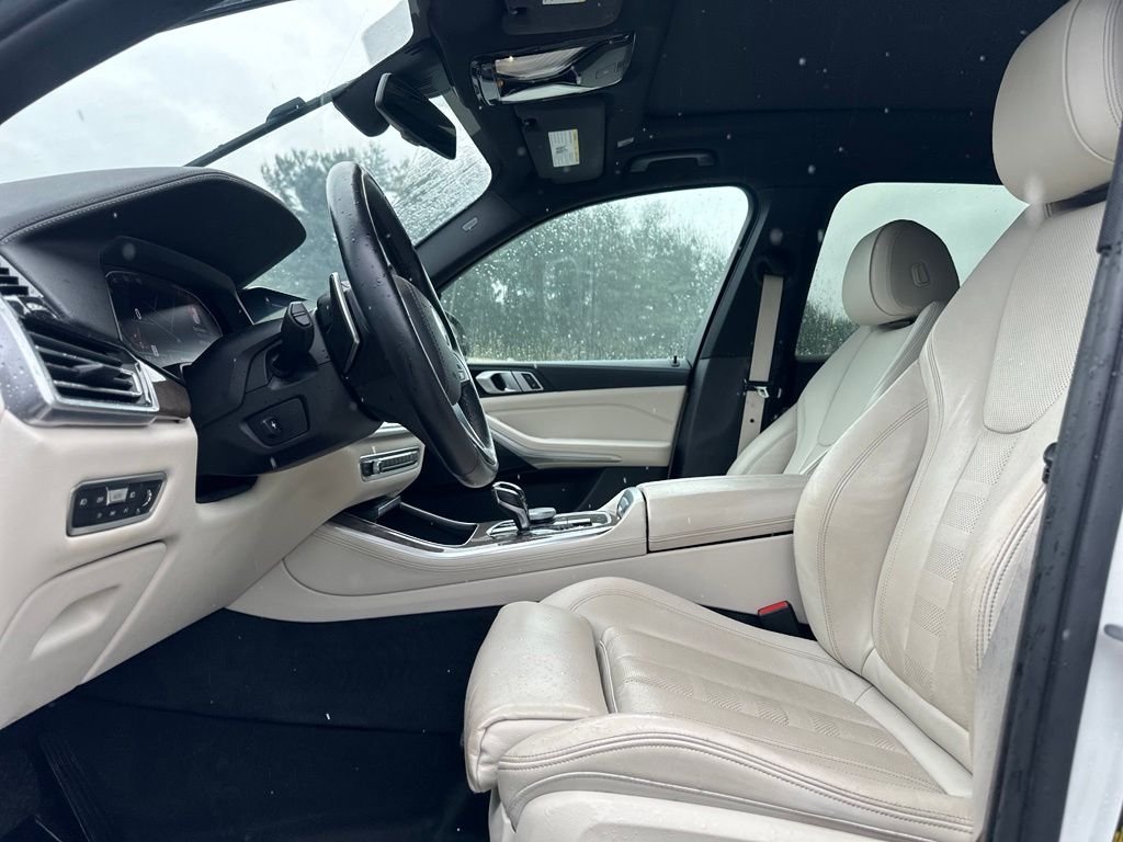 Used 2019 Mineral White Metallic BMW xDrive40i image 15