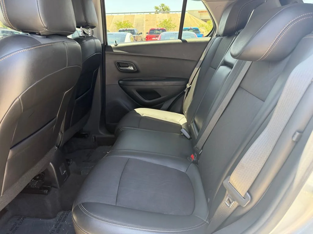 Used 2022 Silver Chevrolet LT image 9