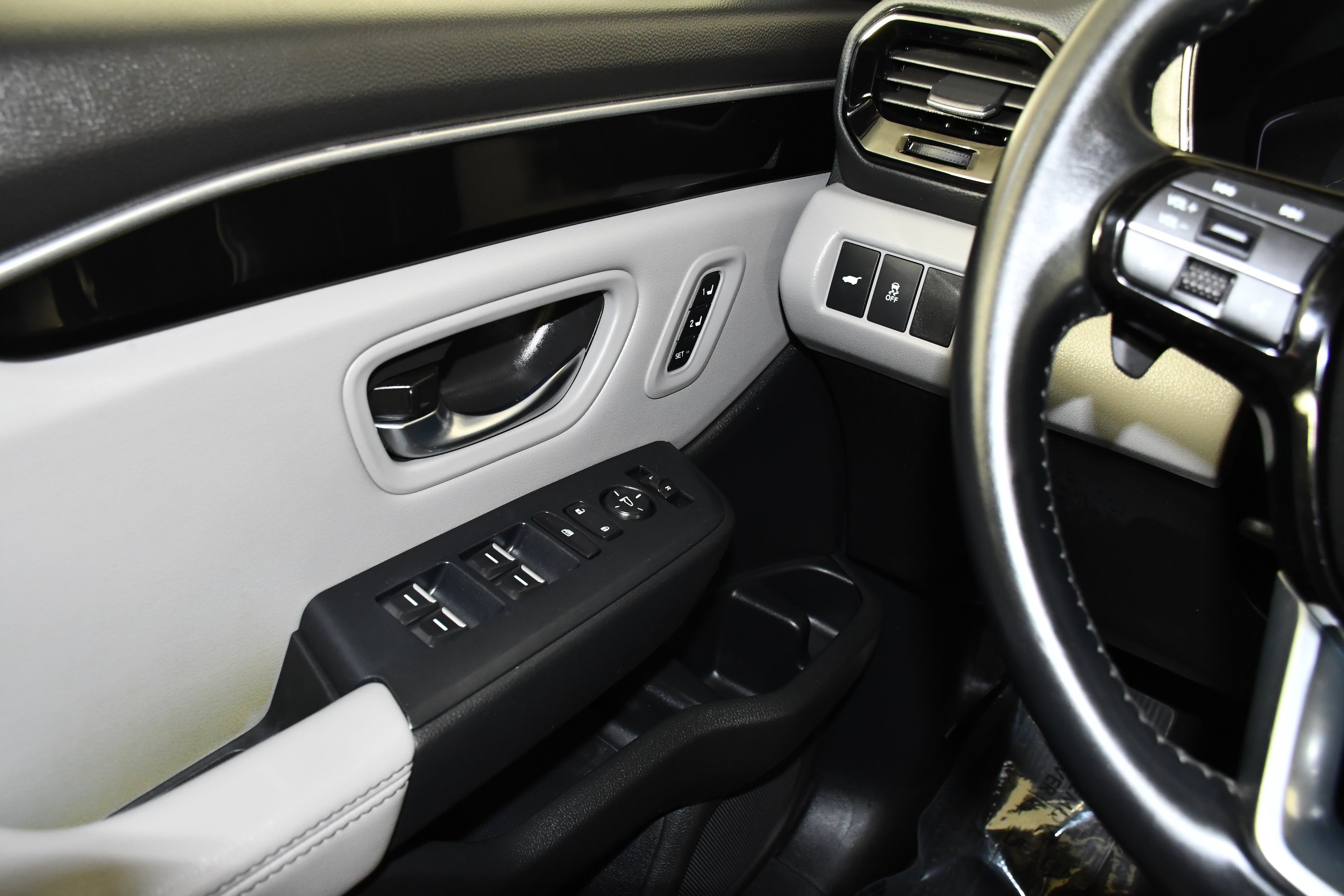 Used 2025 Obsidian Blue Pearl Honda Touring image 33