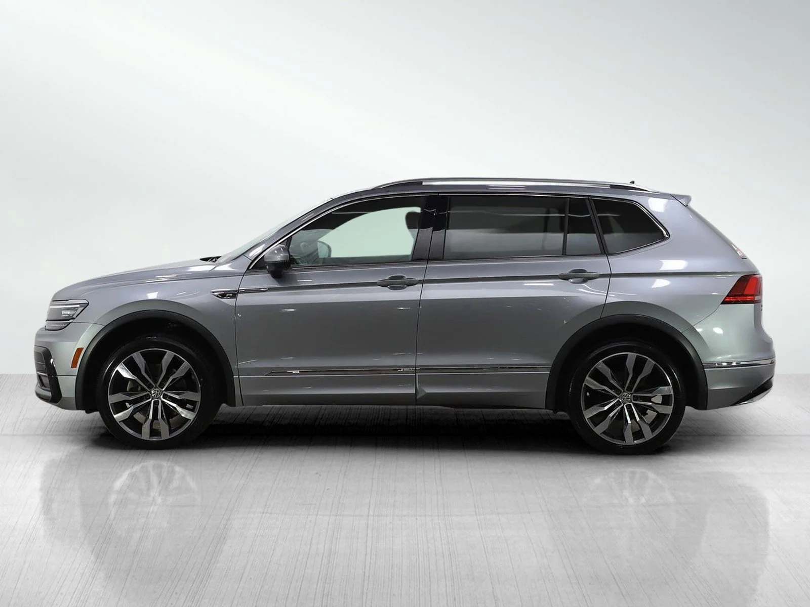 Used 2020 Volkswagen Tiguan SEL Premium R-Line with VIN 3VV4B7AX0LM087451 for sale in White Bear Lake, Minnesota
