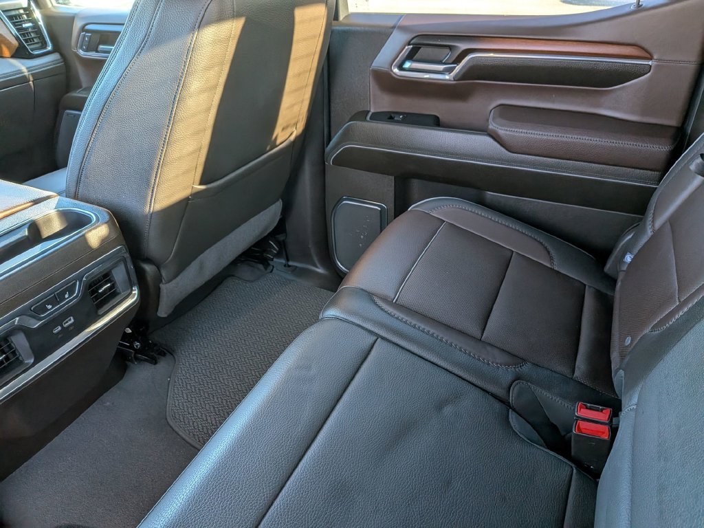 Used 2024 White GMC Denali image 36