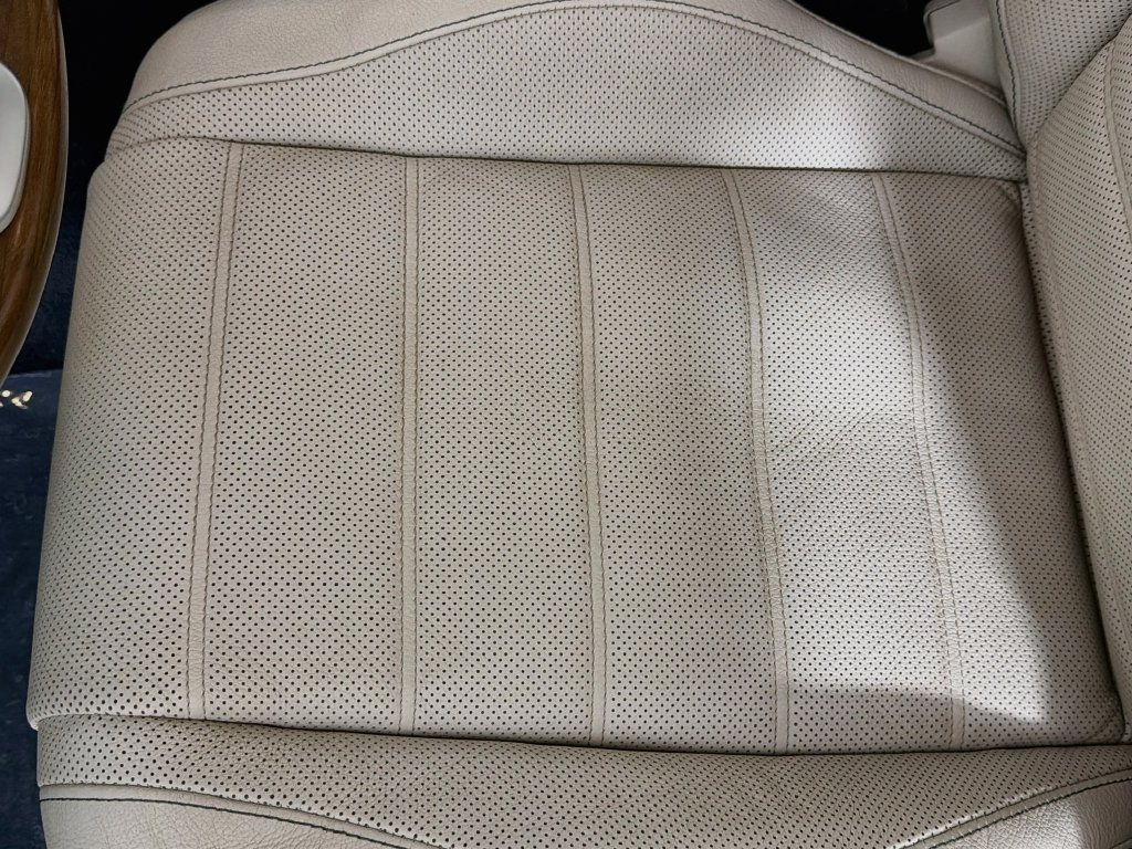 Used 2023 White Mercedes-Benz GLS 450 image 20