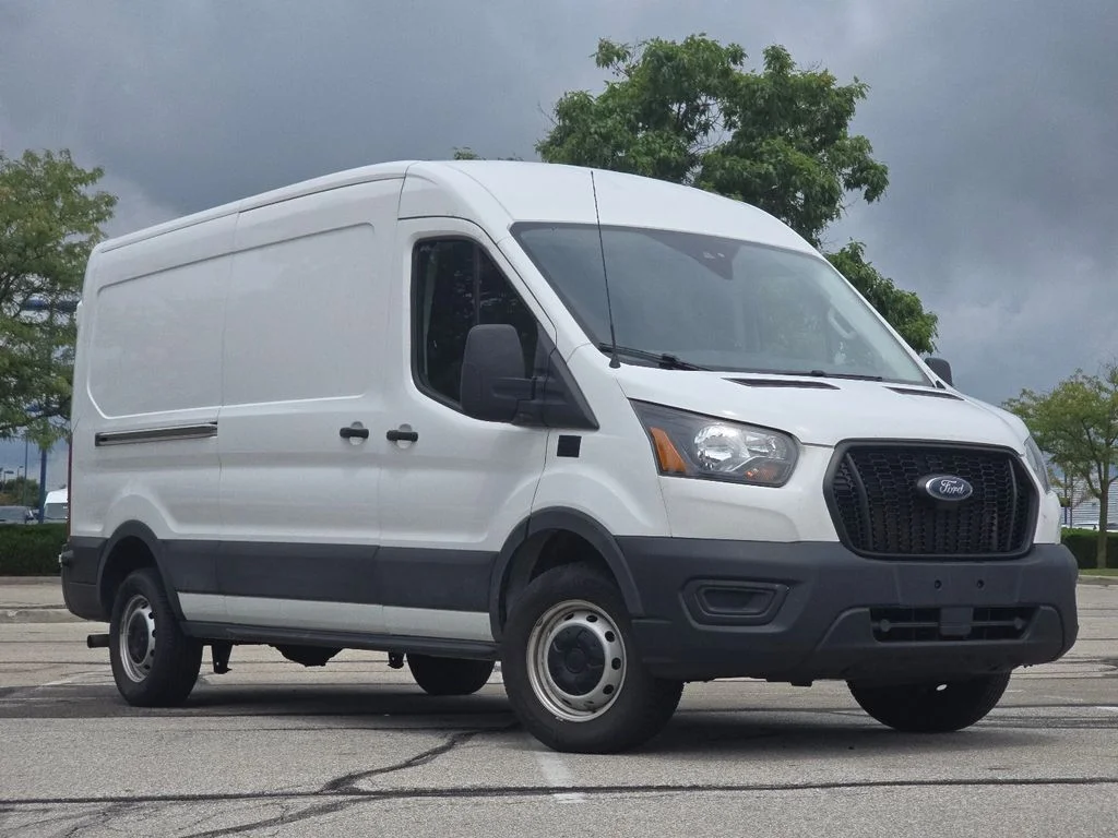 Used 2024 Oxford White Ford Base image 2