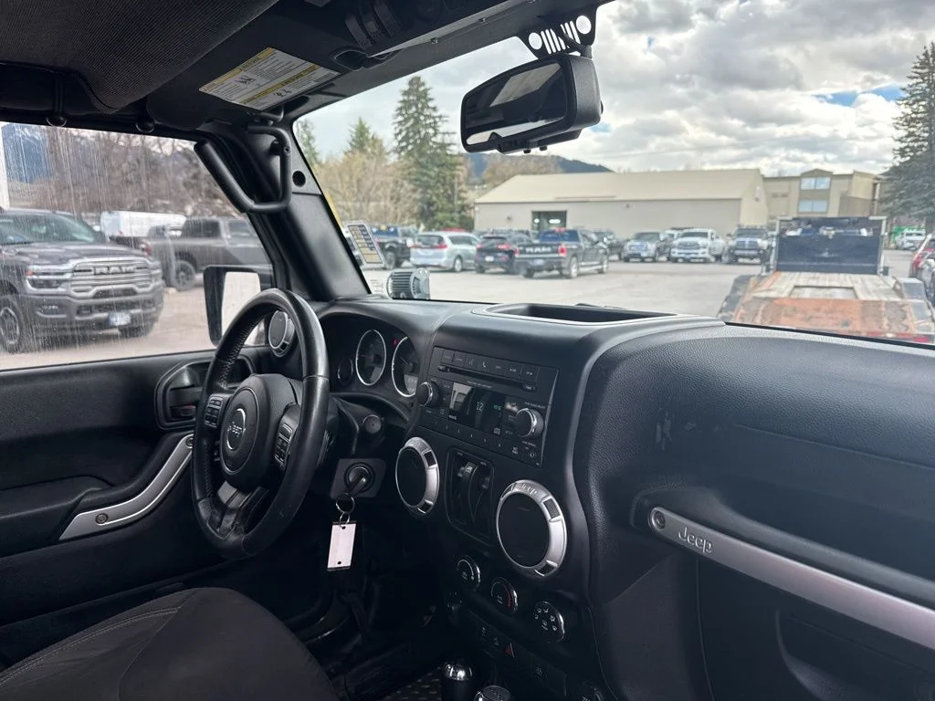 Used 2016 Green Jeep Rubicon image 16