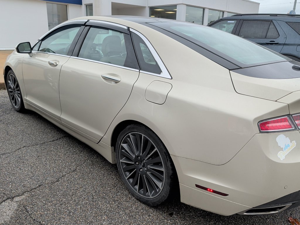 Used 2016 Silver Lincoln Base image 4