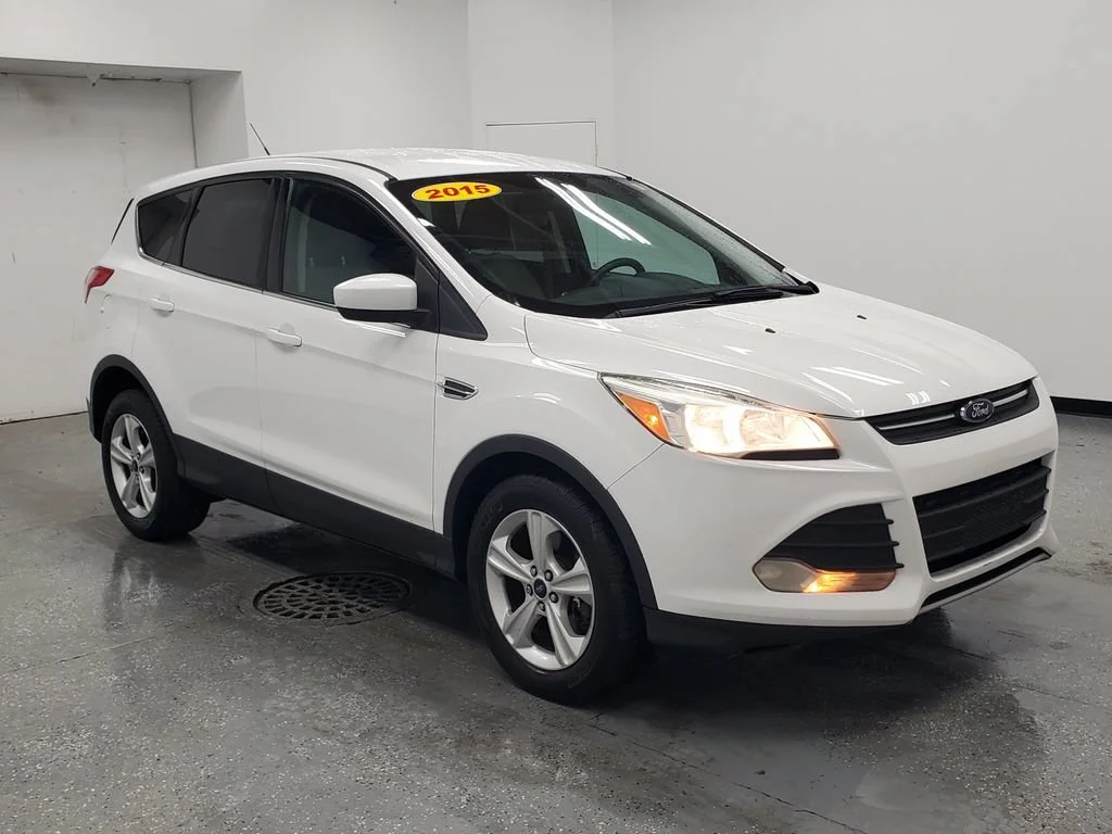 Used 2015 Ford Escape SE with VIN 1FMCU9GXXFUA47106 for sale in Saginaw, MI