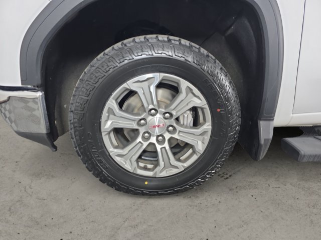 Used 2021 SUMMIT WHITE GMC SLE image 8