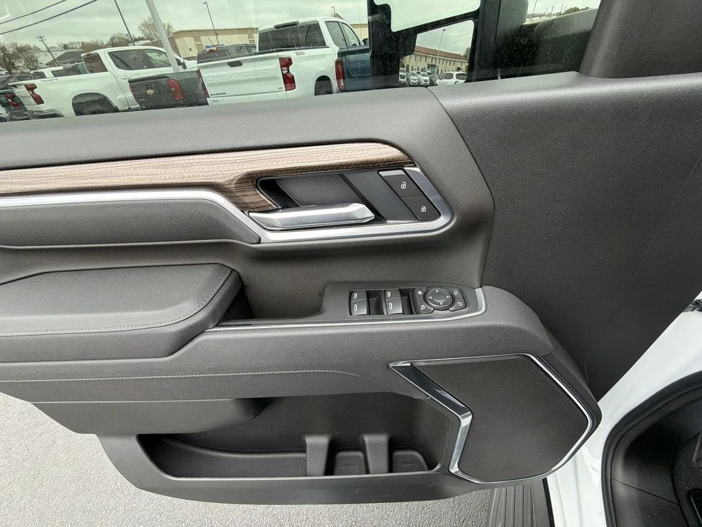 Used 2026 White Chevrolet LT image 19