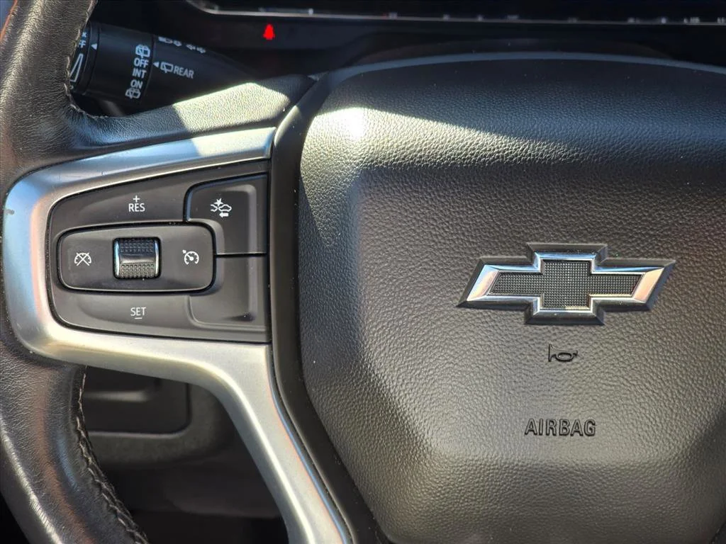Used 2022 SUMMIT WHITE Chevrolet Z71 image 18