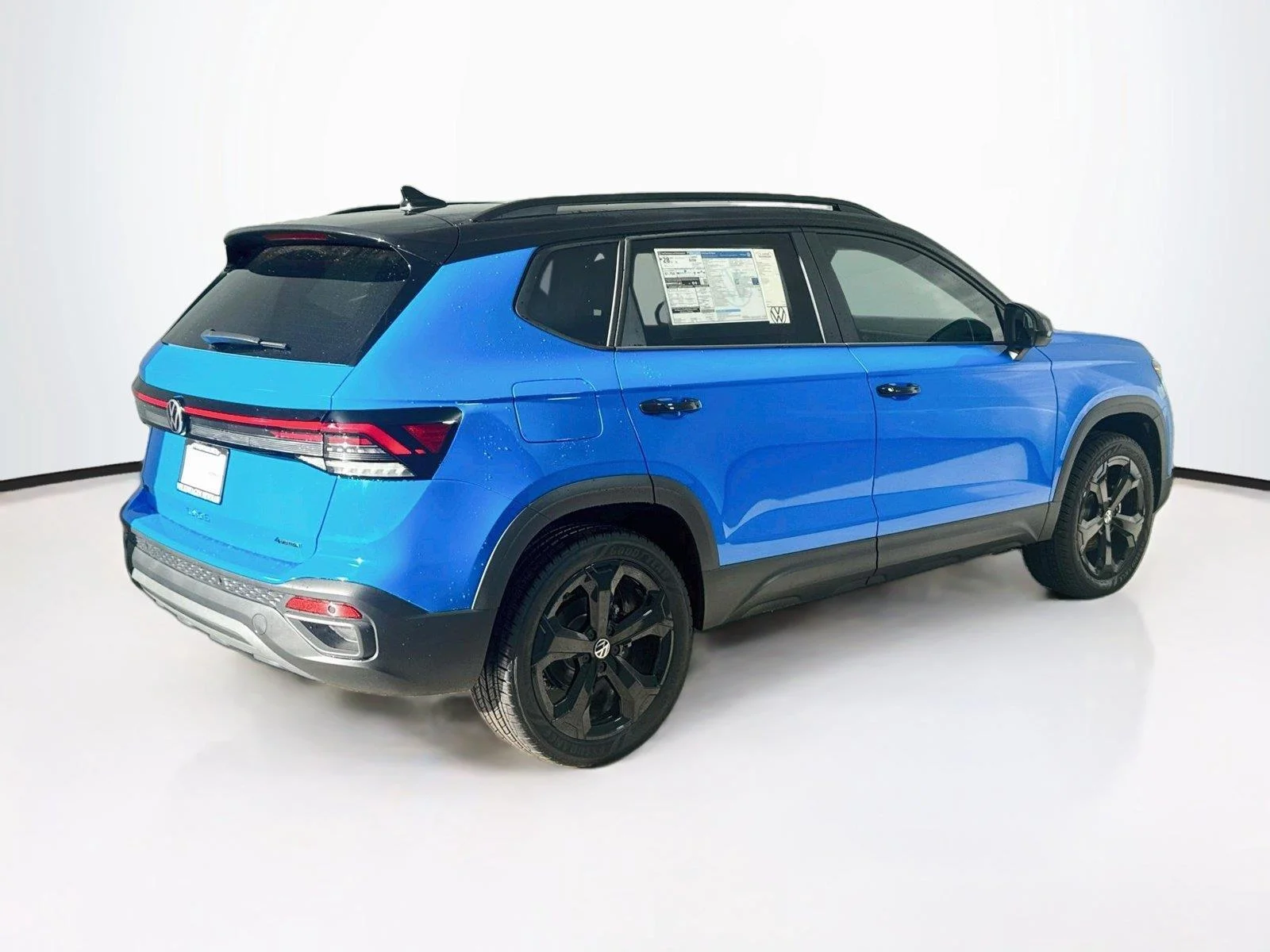 New 2026 Cornflower Blue w/Deep Black Roof Volkswagen SE Black image 2