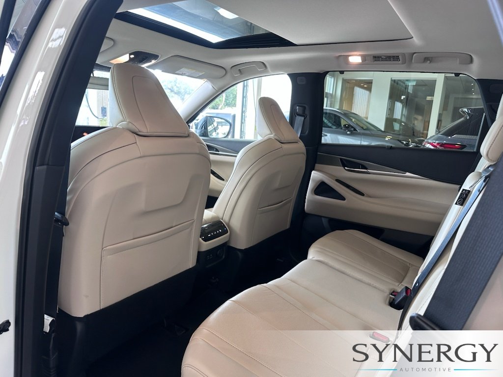 Certified Used 2023 Majestic White INFINITI LUXE image 23