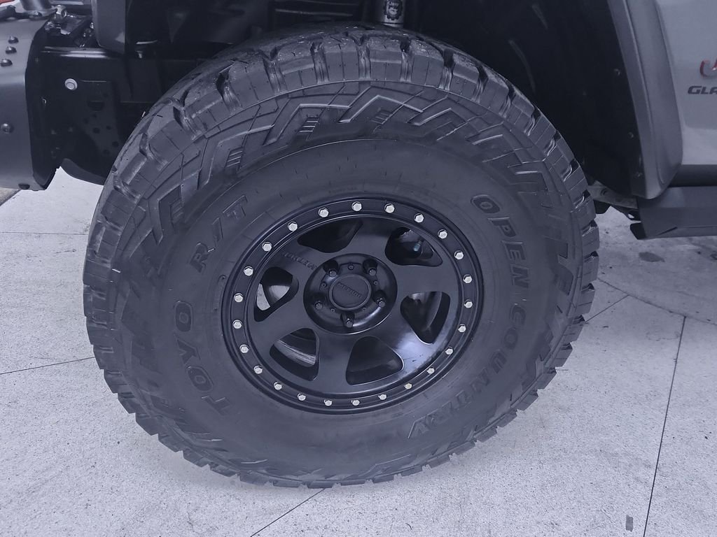 Used 2020 Gray Jeep Rubicon image 10