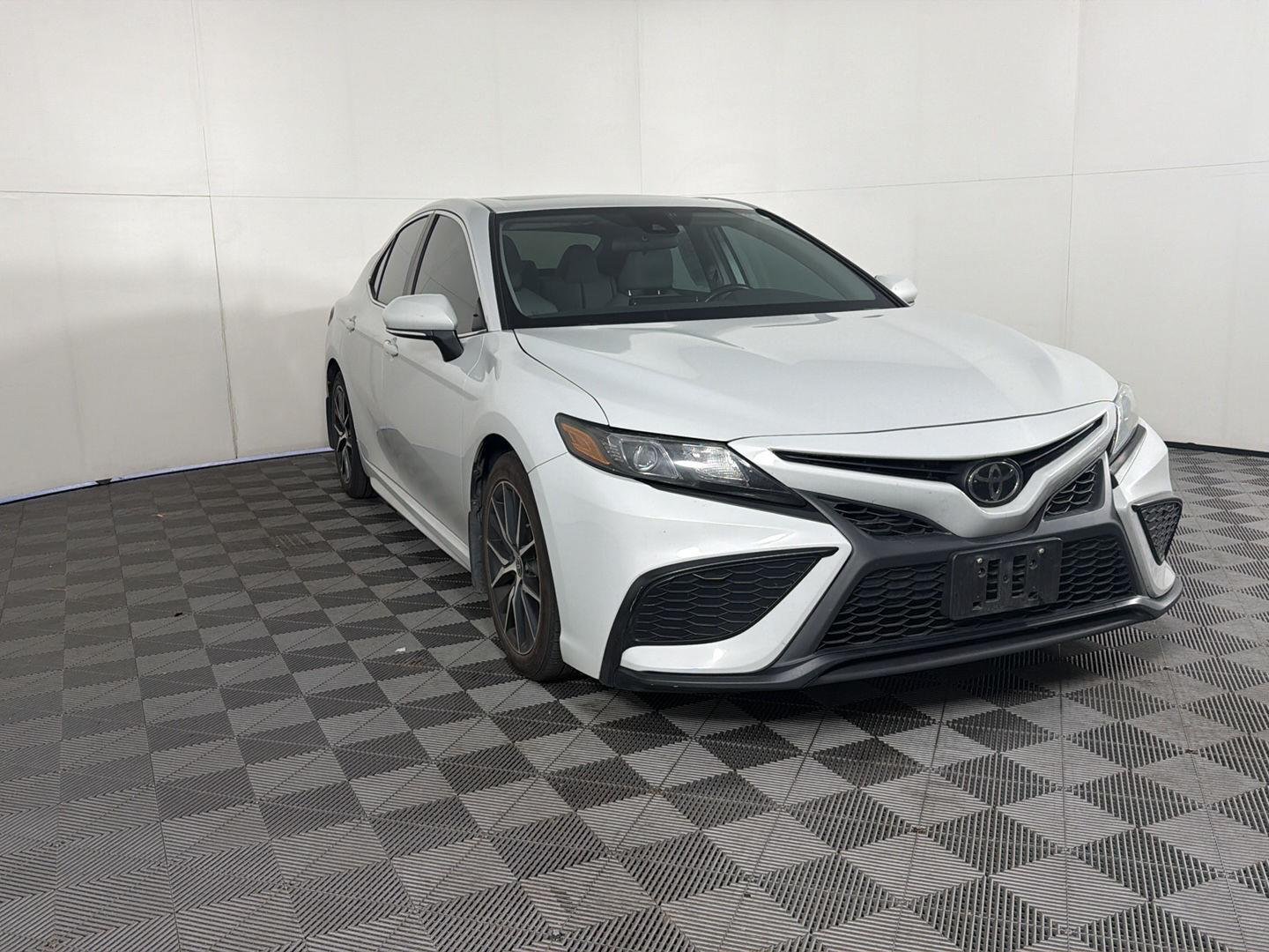 Used 2023 Ice Edge Toyota SE image 5