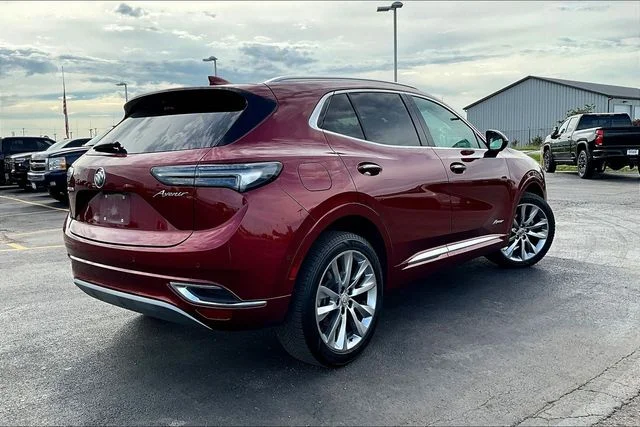 Used 2022 Red Buick Avenir image 4
