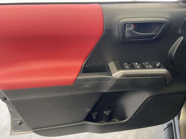 Certified Used 2022 MAGNETIC GRAY MET. Toyota  image 18