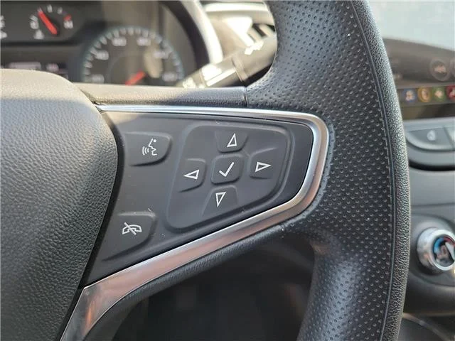 Used 2024 Summit White Chevrolet 1LT image 18