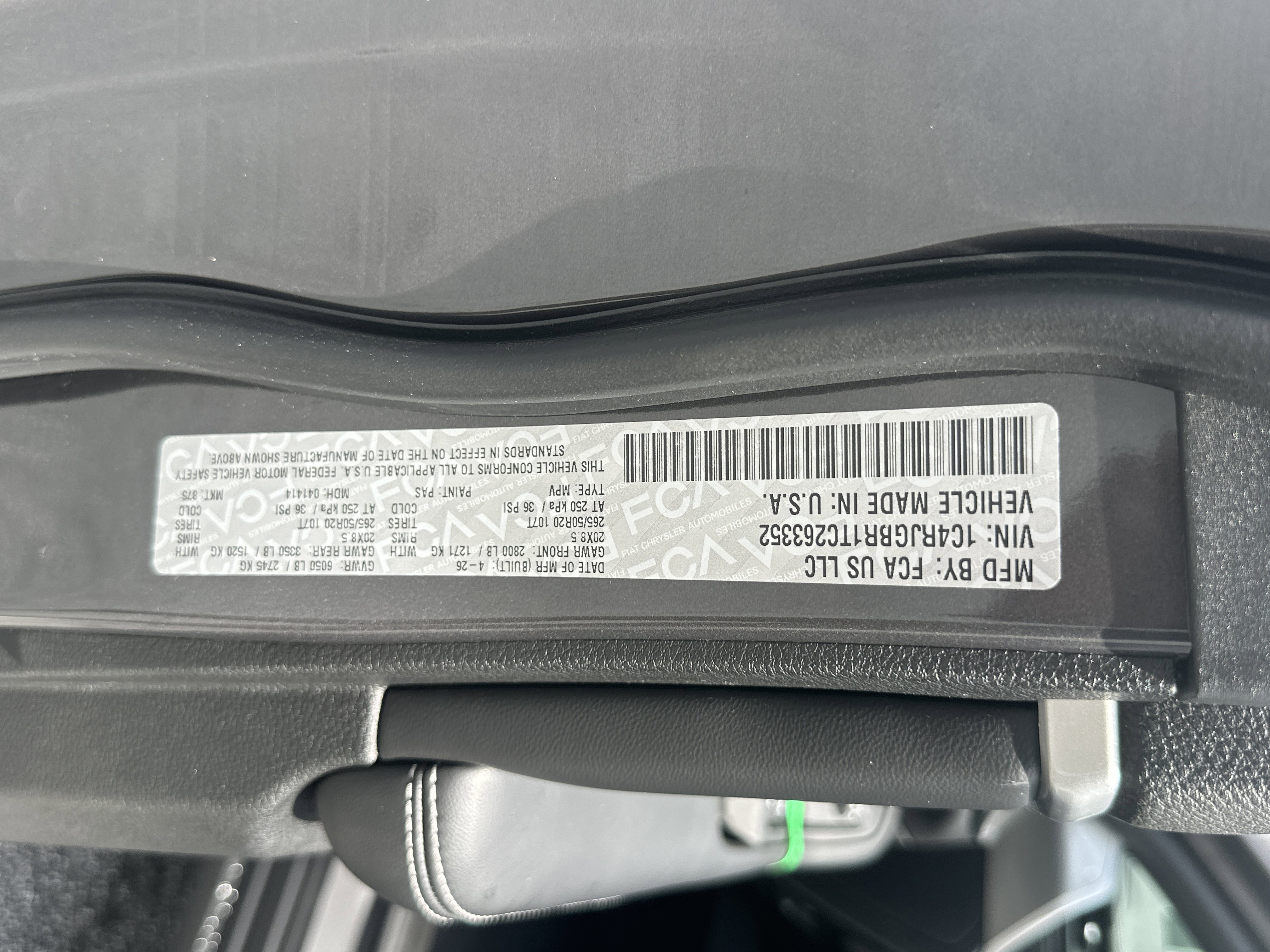 New 2026 Baltic Gray Metallic Clear-Coat Exterior Paint Jeep Limited image 30