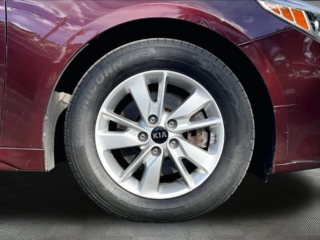 Used 2016 Sangria Red Kia LX image 9