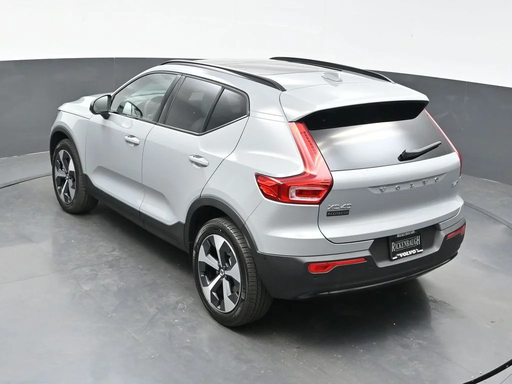 Used 2026 Vapour Grey Volvo Plus image 33