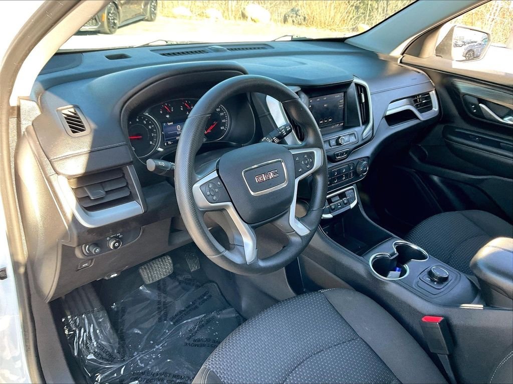 Used 2024 White GMC SLE image 8