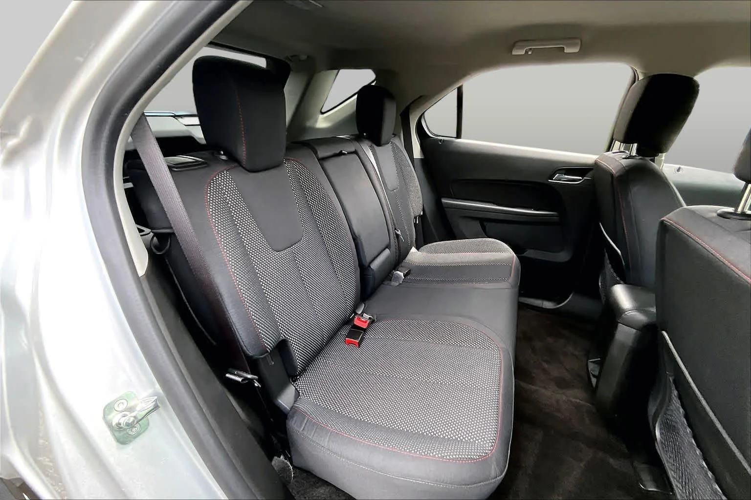 Used 2016 Silver Ice Metallic Chevrolet LT image 20