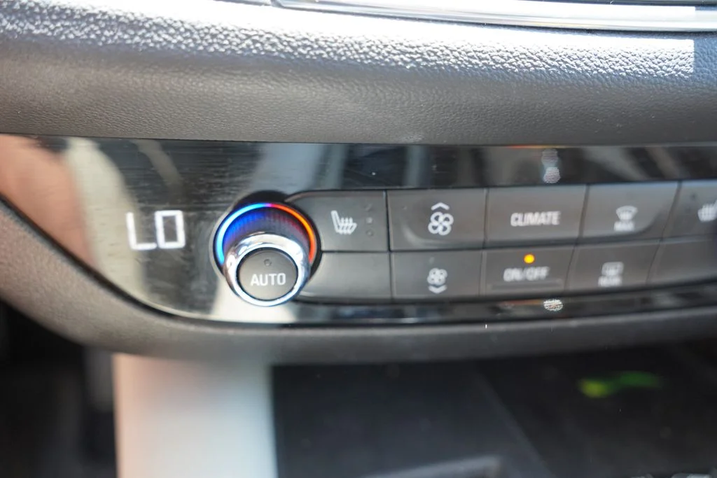 Used 2024 White Frost Buick Essence image 6